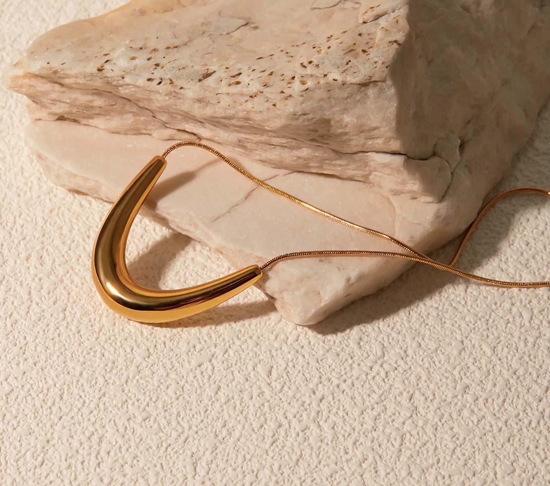 JUST LIL THINGS: Transforming the Fashion Accessory Market with 30X Growth in 15 Months